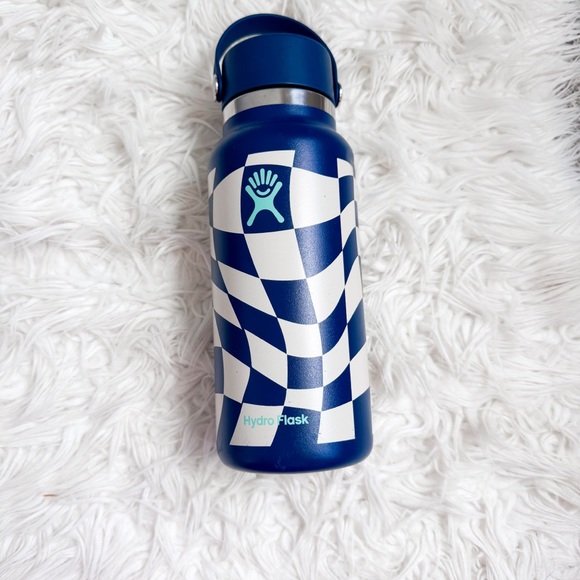 Hydro Flask | Blue and White Checkered Limiter Edition Water Bottle - Picture 1 of 7